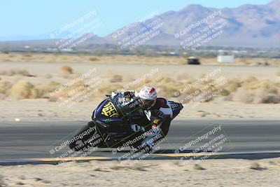 media/Jan-10-2025-CVMA Friday Practice (Fri) [[489e0da257]]/Group 4 and Trackday/Session 2 (Turn 4 Inside)/